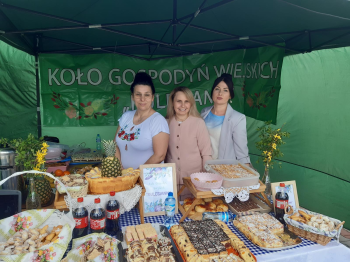 KGW ,,Kulesianki" i ich współpraca z Klubem Sportowym Ks. Kulesze Kościelne podczas Otwartych Mistrzostw Województwa Podlaskiego w kolarstwie szosowym w Kuleszach Kościelnych. KGW ,,Kulesianki" i ich współpraca z Klubem Sportowym Ks. Kulesze Kościelne podczas Otwartych Mistrzostw Województwa Podlaskiego w kolarstwie szosowym w Kuleszach Kościelnych.