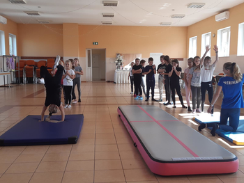 Najnowsze zdjęcia grupy tanecznej ,,Magnetic" z zajęć akrobatycznych Najnowsze zdjęcia grupy tanecznej ,,Magnetic" z zajęć akrobatycznych