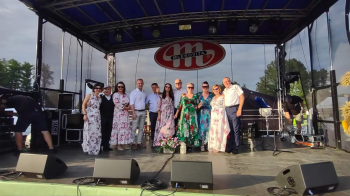 ,,Kulesianki Band" i ich występ podczas Festynu Świętego Bartłomieja w Kuleszach Kościelnych ,,Kulesianki Band" i ich występ podczas Festynu Świętego Bartłomieja w Kuleszach Kościelnych