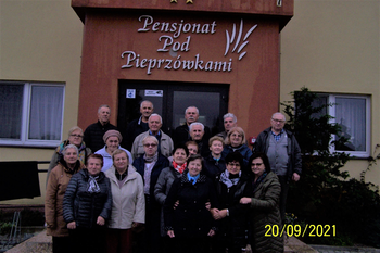 Seniorzy zwiedzają jedyne na świecie miejsce występowania krzemienia pasiastego - Sandomierz Seniorzy zwiedzają jedyne na świecie miejsce występowania krzemienia pasiastego - Sandomierz