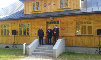 Wyjazd do Podlaskiego Muzeum Kultury Ludowej i otwarcie szkoły przeniesionej z miejscowości Kalinowo- Solki. Wyjazd do Podlaskiego Muzeum Kultury Ludowej i otwarcie szkoły przeniesionej z miejscowości Kalinowo- Solki.