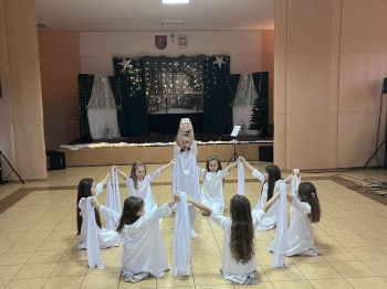 Taniec Aniołów na Koncercie Kolęd i Pastorałek ,,Zaśpiewajmy Kolędę Jezusowi dziś..' Taniec Aniołów na Koncercie Kolęd i Pastorałek ,,Zaśpiewajmy Kolędę Jezusowi dziś..'