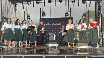 Dożynki w naszej gminie z udziałem KGW ''Kulesiannki''. Dożynki w naszej gminie z udziałem KGW ''Kulesiannki''.