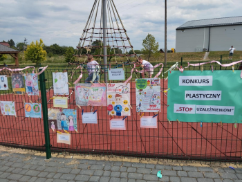 Konkurs plastyczny 2025r. ,,Stop uzależnieniom '' organizowany przez Ośrodek Pomocy Społecznej Konkurs plastyczny 2025r. ,,Stop uzależnieniom '' organizowany przez Ośrodek Pomocy Społecznej
