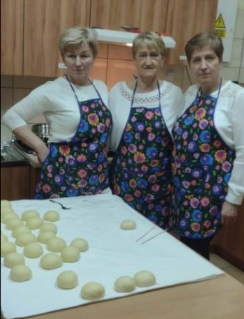 OSTATKOWE PACZKI, FAWORKI I CHRUSTY U KGW ,,KULESIANKI" OSTATKOWE PACZKI, FAWORKI I CHRUSTY U KGW ,,KULESIANKI"